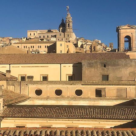 Il Piccolo Attico Bed & Breakfast Caltagirone Exterior foto