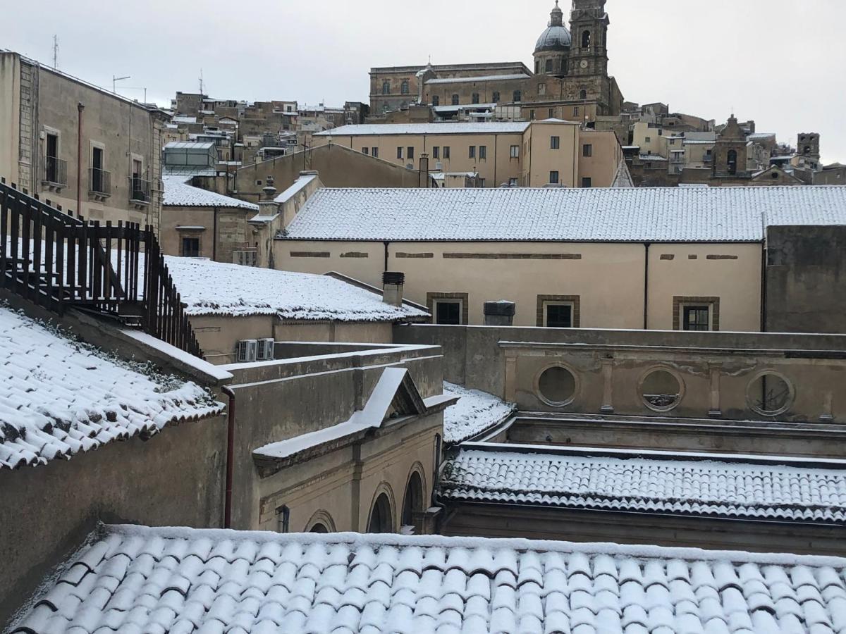 Il Piccolo Attico Bed & Breakfast Caltagirone Exterior foto