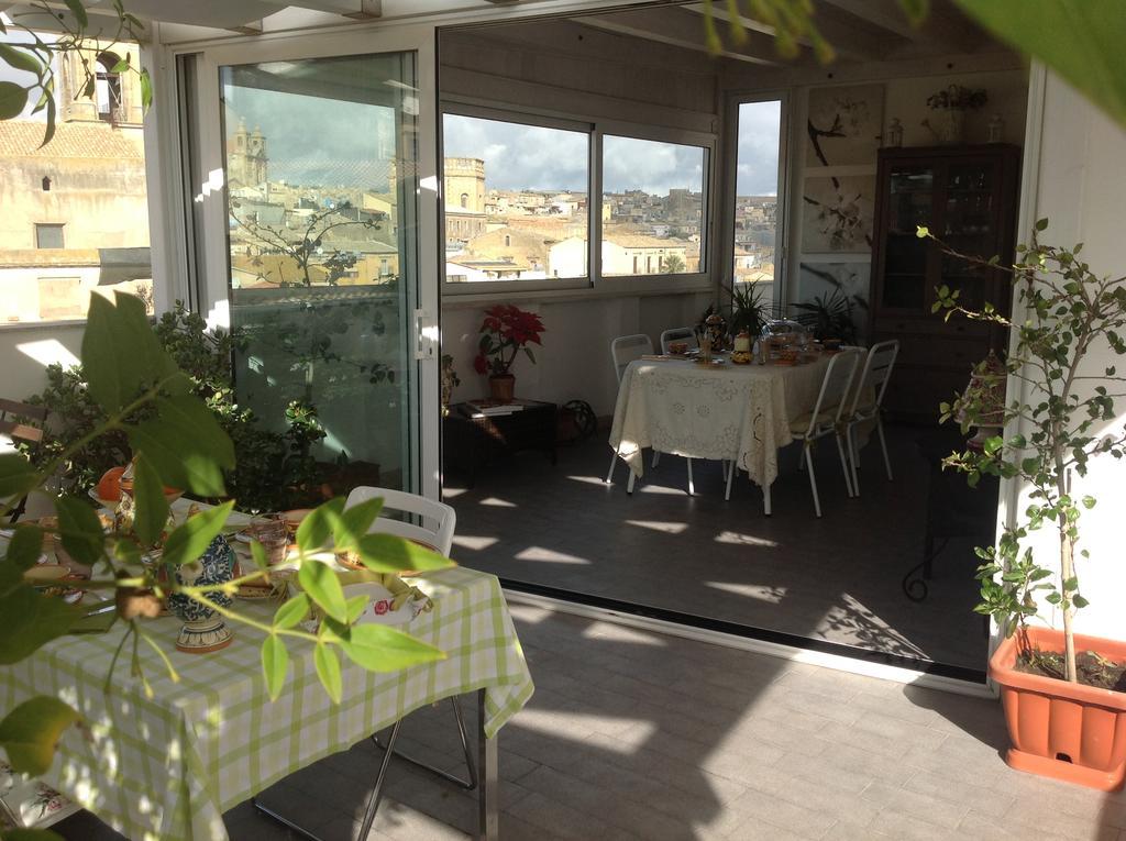 Il Piccolo Attico Bed & Breakfast Caltagirone Exterior foto
