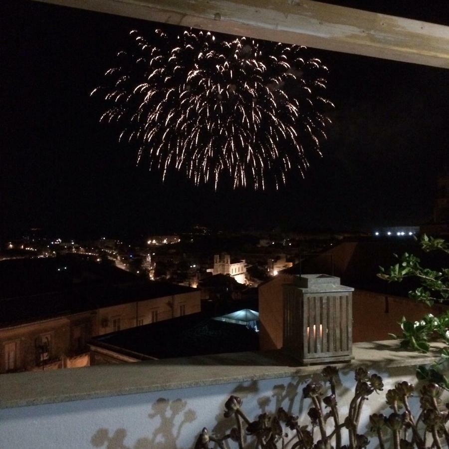 Il Piccolo Attico Bed & Breakfast Caltagirone Exterior foto
